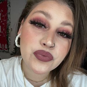 Meet your Posher, Becky